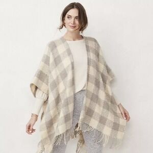 NWT! Lauren Conrad Plaid Fringe Wrap Poncho – Gray Cream‎ One Size